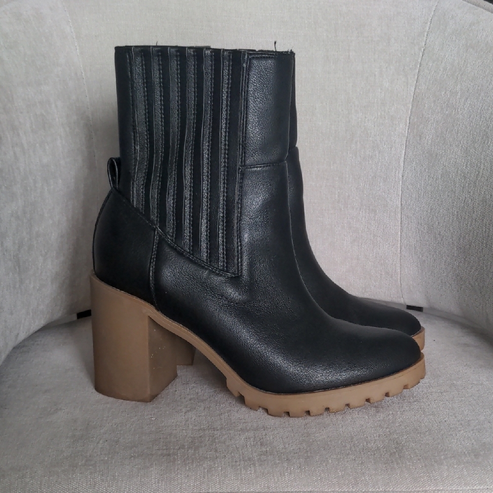 Coconuts by Matisse Black and Tan Heeled Boots
